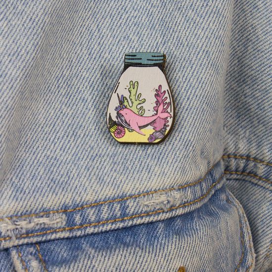 Деревянный значок. Домашний Кит