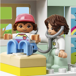 Конструктор LEGO DUPLO Town 10968 Поход к врачу