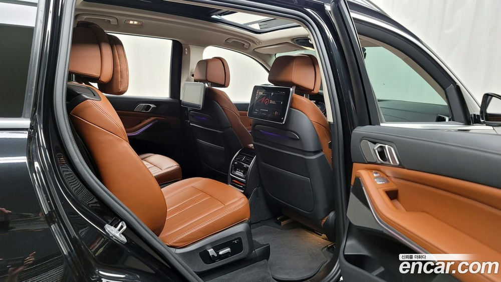 BMW X7 (G07) xDrive 40i Design Pure Excellence 6-и местный (05.2021)