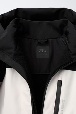 ZARA СТЕГАНАЯ ВОДОНЕПРОНИЦАЕМАЯ И ВЕТРОЗАЩИТНАЯ КУРТКА COLOR BLOCK, ЧЕРНЫЙ/ЭКРЮ