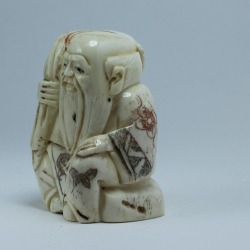 Нэцкэ Монах с мешком на плече