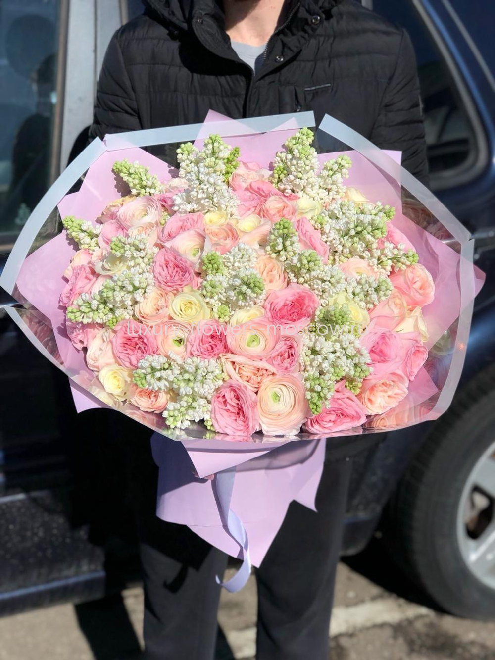 Микс ранункулюсов и сирени 78