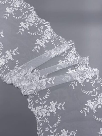 Вышивка на сетке холодная белая неэластичная ширина 27 см ОТРЕЗЫ