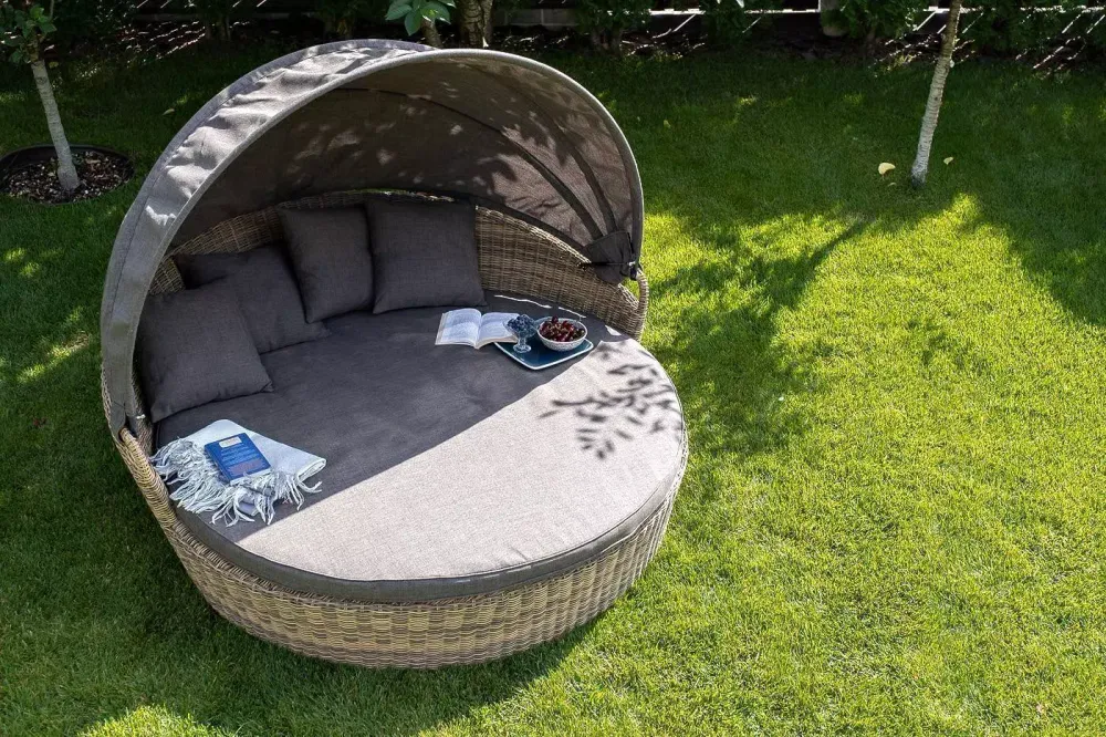 "Стильяно" плетеная кровать круглая, цвет соломенный