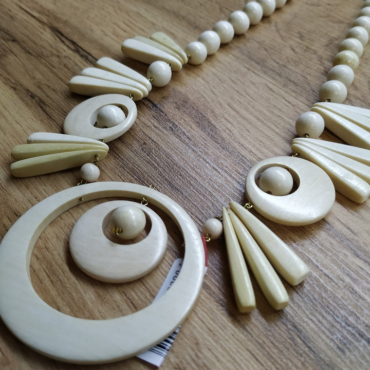 Колье Ангелина, дерево, цвет молочный, 58 см