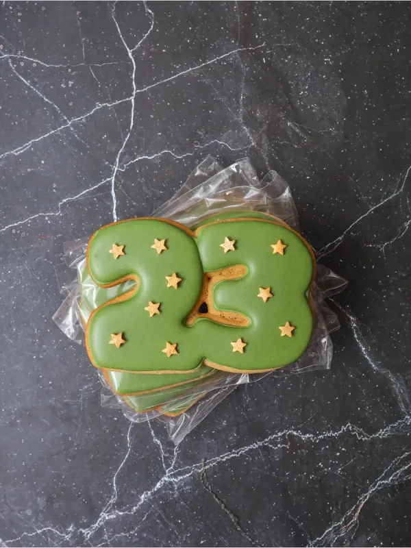 Пряники цифра 23, 4 штуки в комплекте