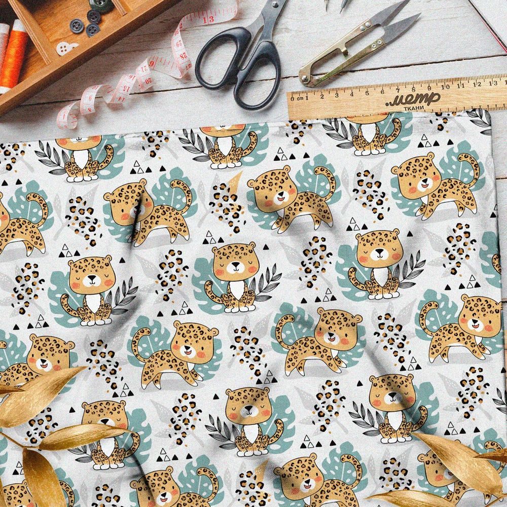 Ткань сатин тигрята на листочках