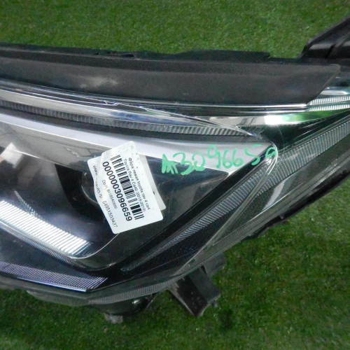 Фара левая Toyota Rav 4 CA40 (2015-2019) LED