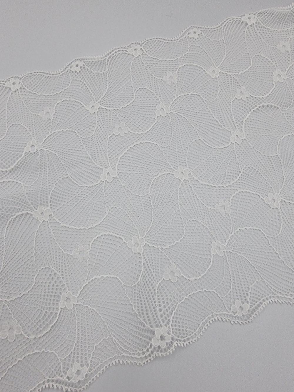 Кружево эластичное белое КС108 (22 см)