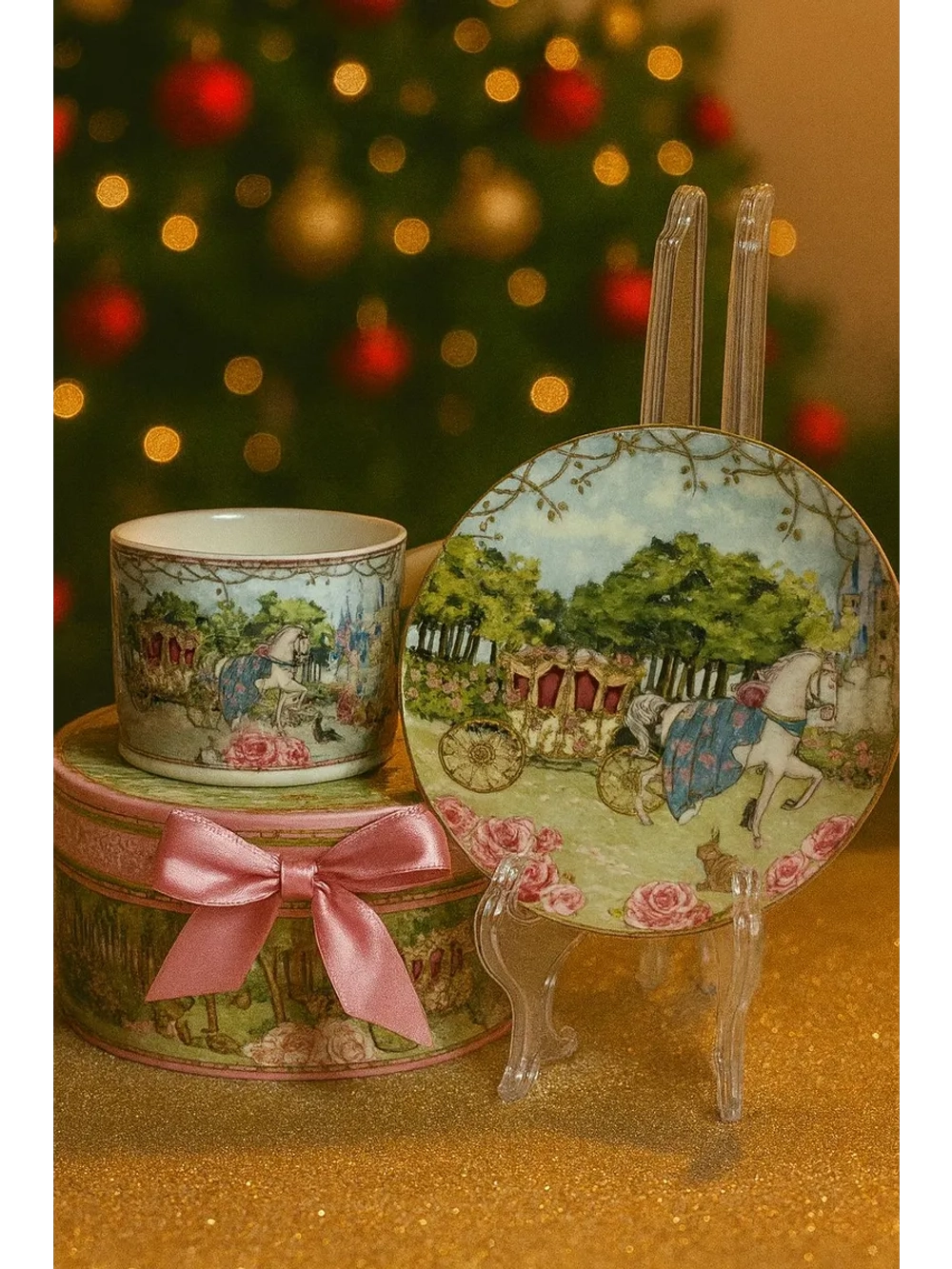 Новогодний чашка и блюдца с изображением лошади