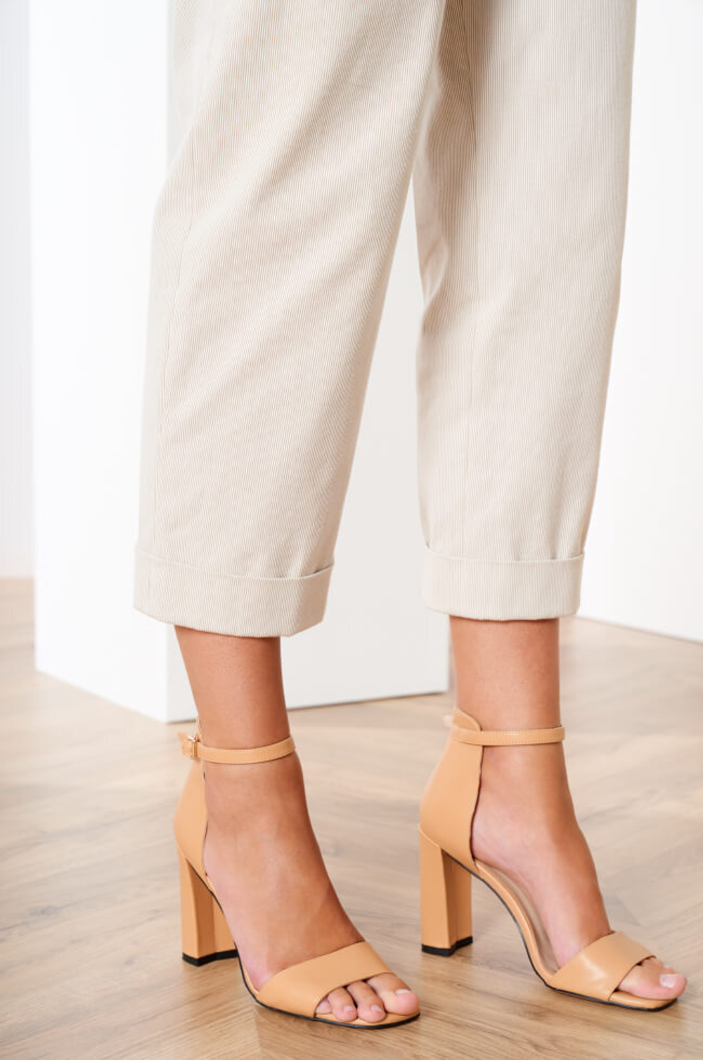 3802 Брюки женские (св.бежевый)