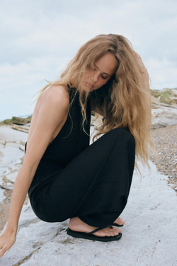 ZARA ЛЕГКИЙ ДЛИННЫЙ КОМБИНЕЗОН, ЧЕРНЫЙ