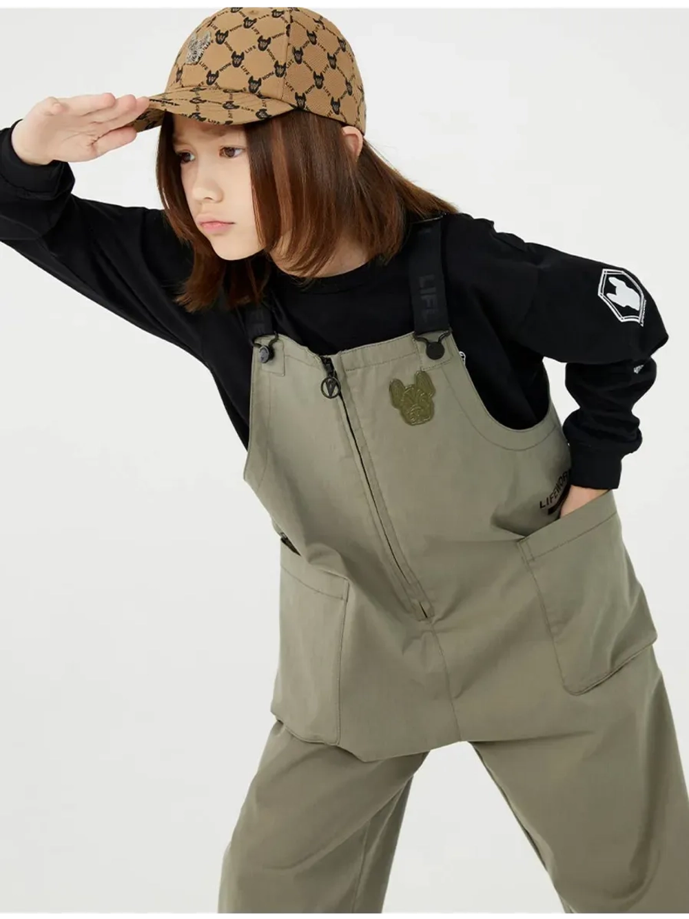 Комбинезон на молнии спереди