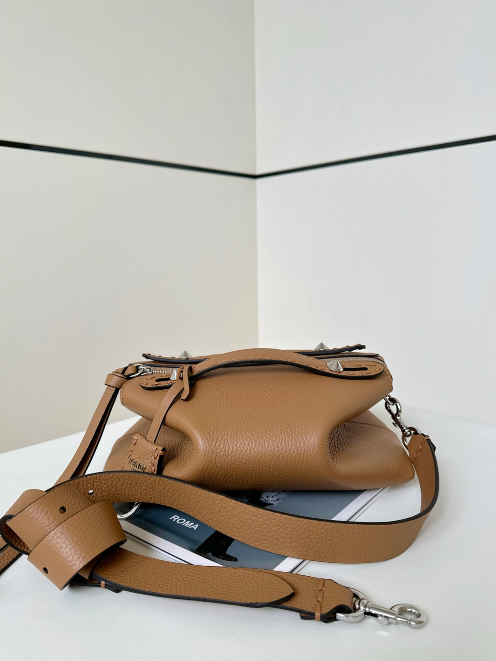 Fendi By The Way Selleria Medium 29 cm
