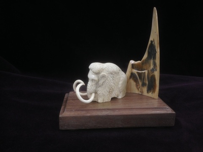 Мамонт у скалы, визитница