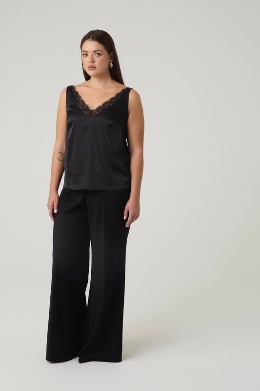 Топ двухслойный на широких бретелях с кружевом, черный