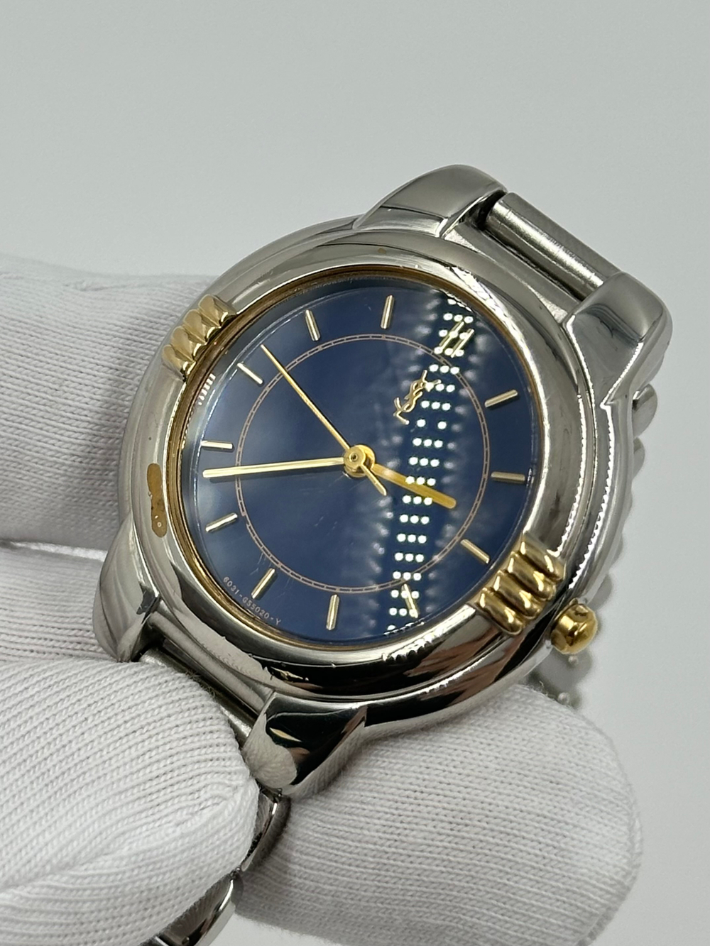 Часы Yves Saint Laurent