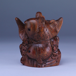 Нэцкэ Три карпа