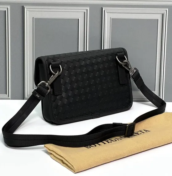 Сумка мужская Bottega Veneta через плечо