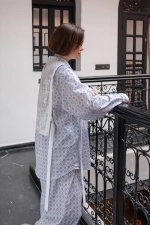 Жилет в пайетках REDKOE