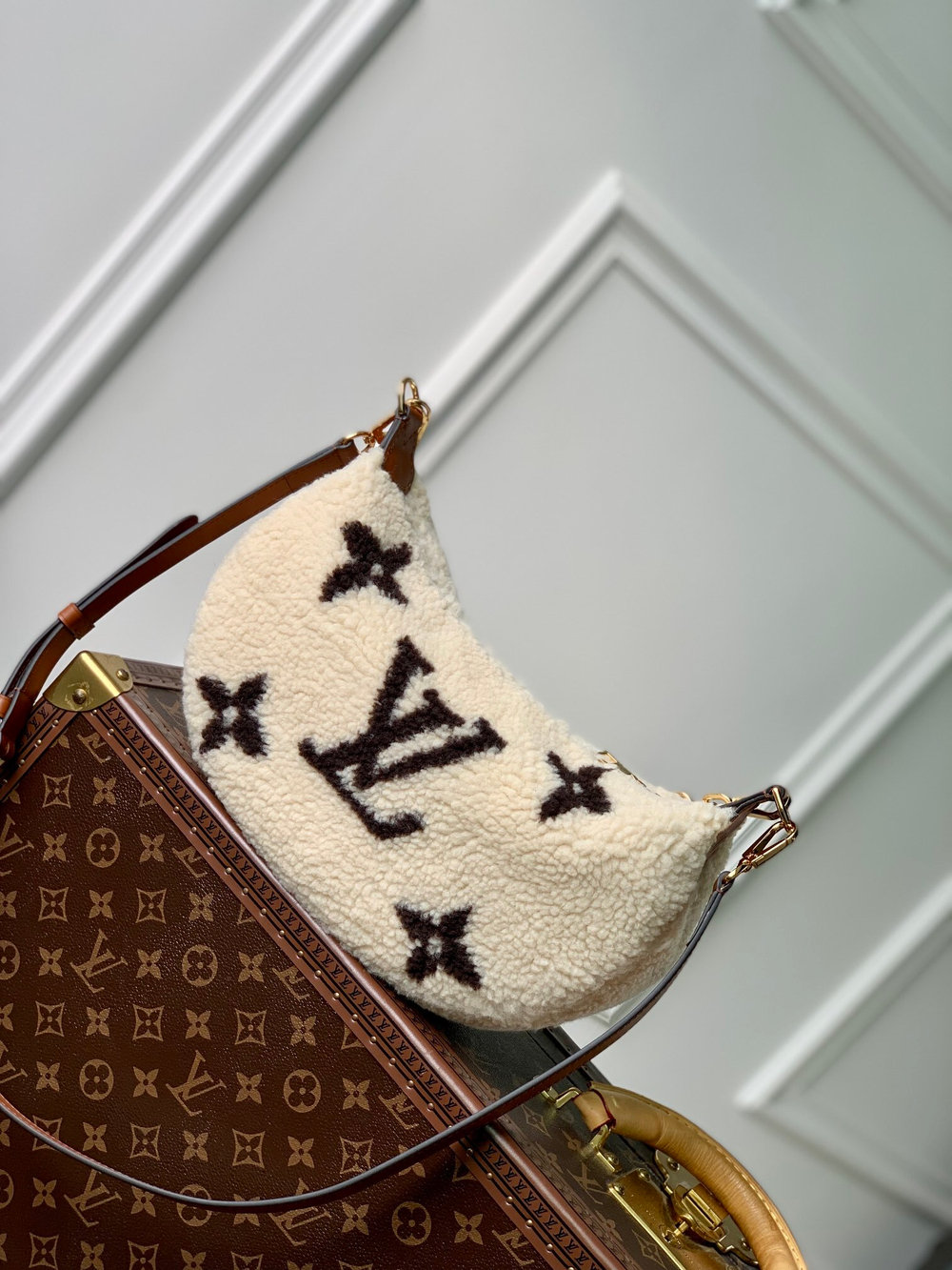 Louis Vuitton Over The Moon
