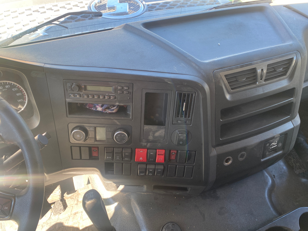 Shacman (Shaanxi) SX* 8x4 Самосвал SX33186V366 (Дизельный, 11,6 л, 423 л.с., МТ)