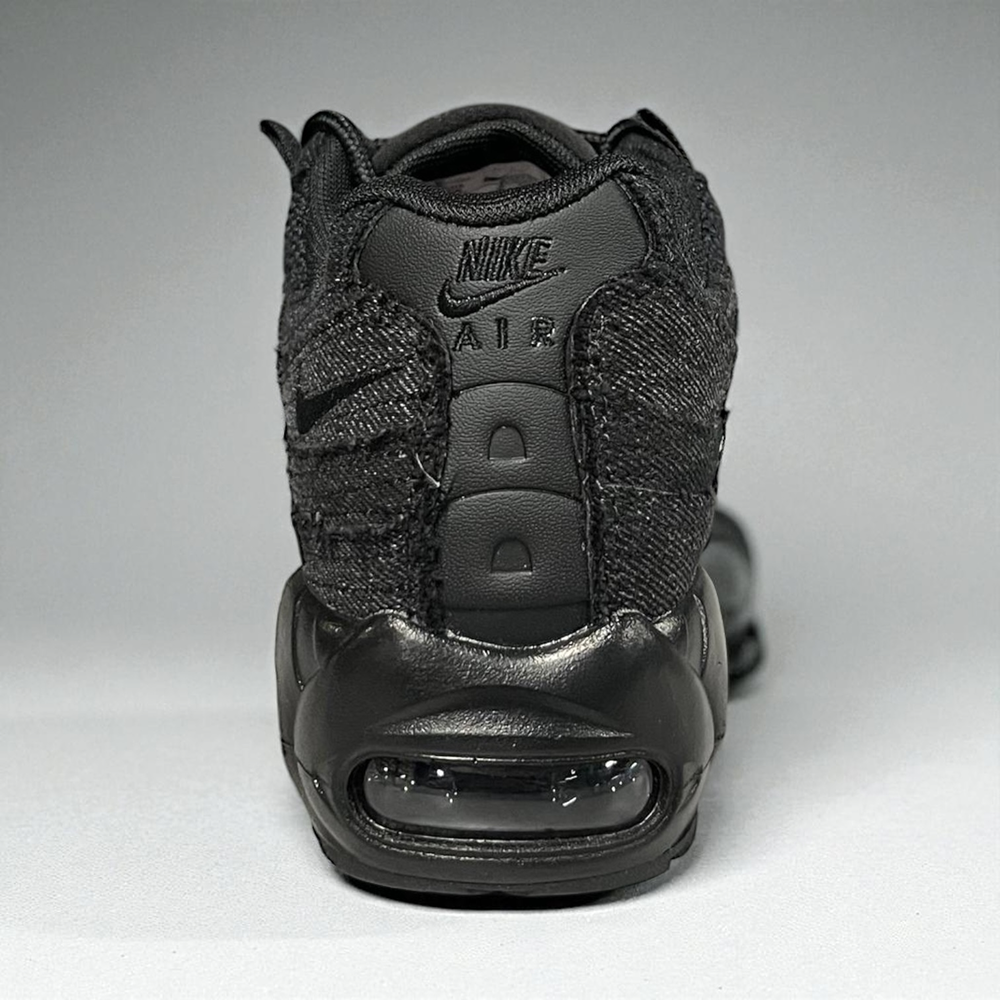 Levi's x Nike Air Max 95 • Black Anthracite