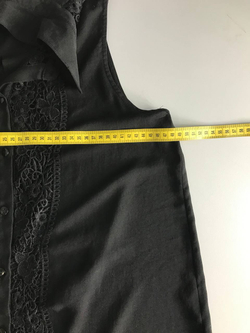 Блузка в лаконичном дизайне, визуально на 46 размер