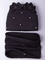 Шапка для девочки на осень с бусинами и снуд