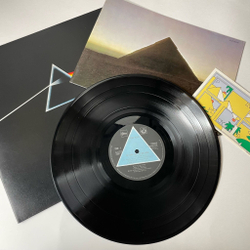 Винтажная виниловая пластинка LP Pink Floyd The Dark Side Of The Moon (Japan 1973) (No Obi, Буклет, Стикеры) 1 Пресс Голубой Треугольник
