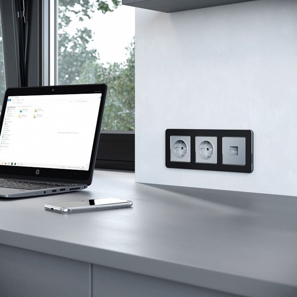 Рамка на 3 поста Werkel Platinum (черный алюминий) W0032608