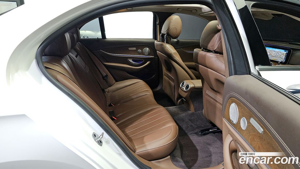 Mercedes-Benz E-Class W213 E300 4MATIC Exclusive (12.2019)