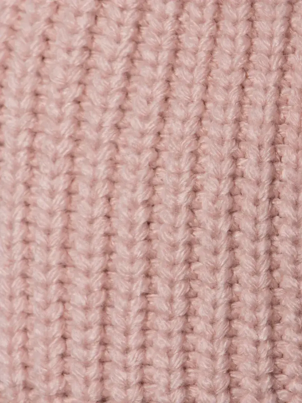 Розовая шапка для девочки на осень