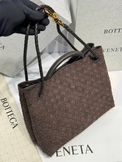 Сумка Bottega Veneta Andiamo из замши