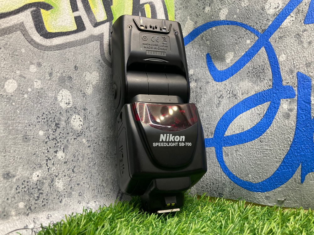 Nikon Speedlight SB-700