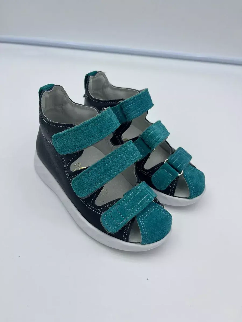 Сандалии детские для мальчиков и малышей на липучках в садик