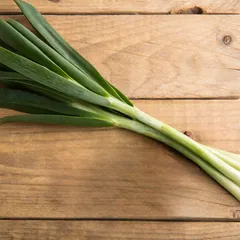 Чеснок молодой перья пучок / шт