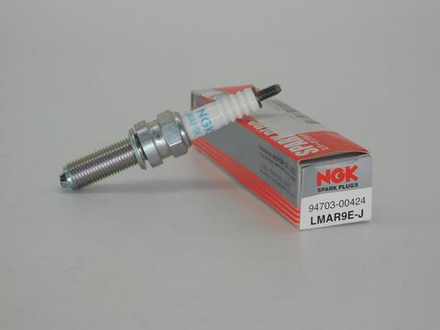 Свеча зажигания LMAR9E-J NGK Япония