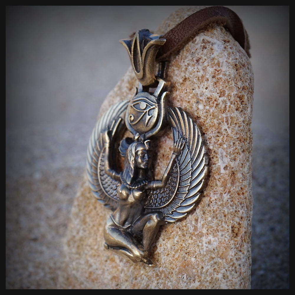 Кулон "Исида" , латунь