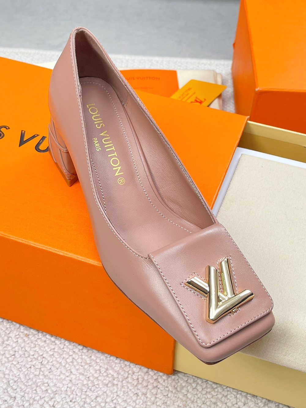 Louis Vuitton Shake Pump