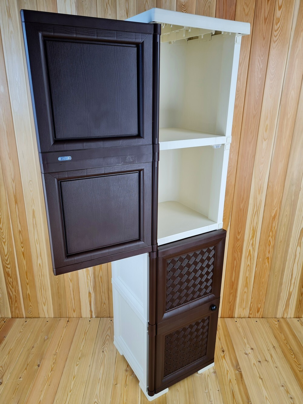 Шкаф высокий, с усиленными рёбрами жёсткости "УЮТ", 40,5х42х161,5 h, 2 дверцы. Цвет: Бежево-коричневый. Арт: Э-046-БД