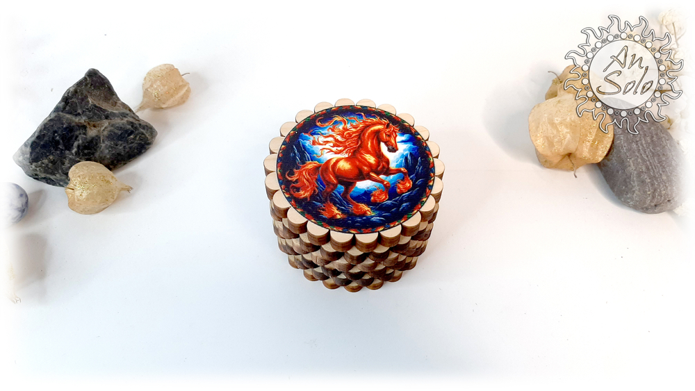 Мини-шкатулка "Огненная грация"