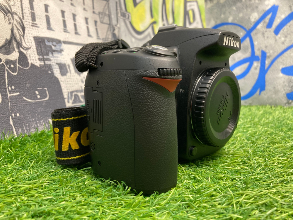 Nikon D90 9.300 кадров