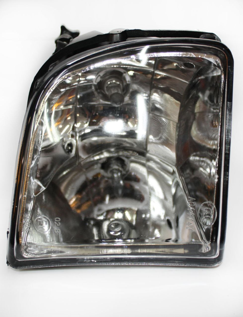 Фара противотуманная передняя правая T113732020 Chery Tiggo
