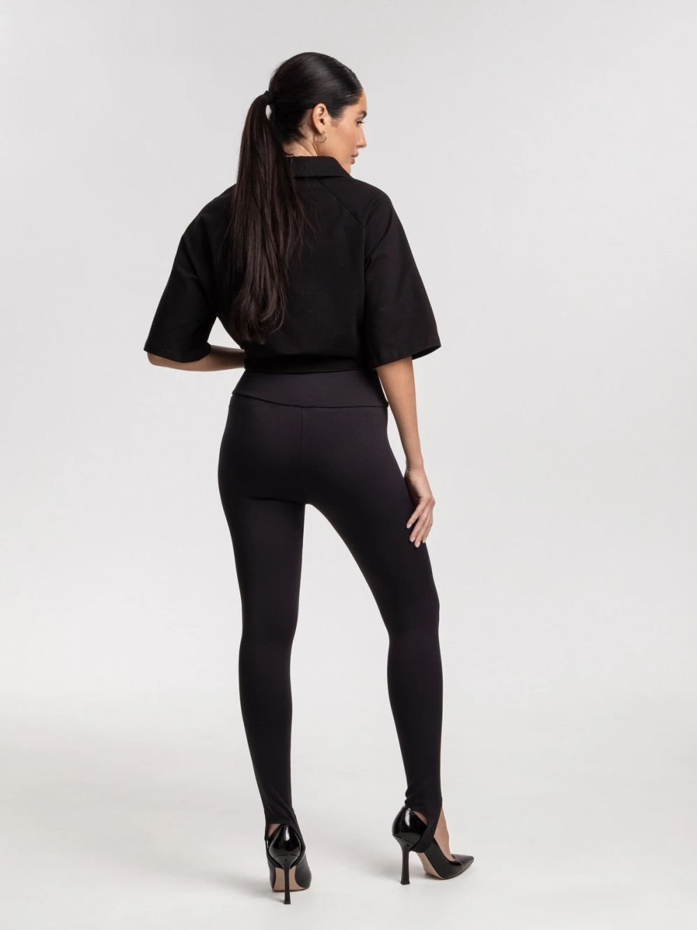 Лосины со штрипками DEW, черный