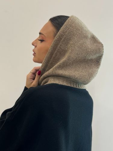 Капор из шерсти и кашемира в цвете капучино