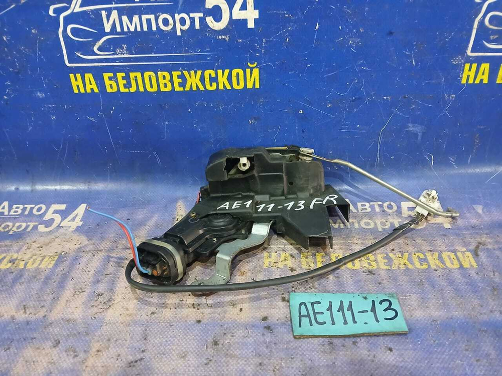 Замок двери передней правой TOYOTA SPACIO 1998