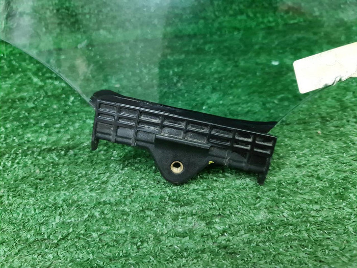 Стекло двери переднее правое KIA Sportage 4 16-22