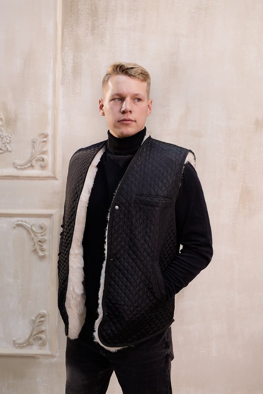 Жилет мужской из овчины из стеганной ткани, непромокаемый, черный