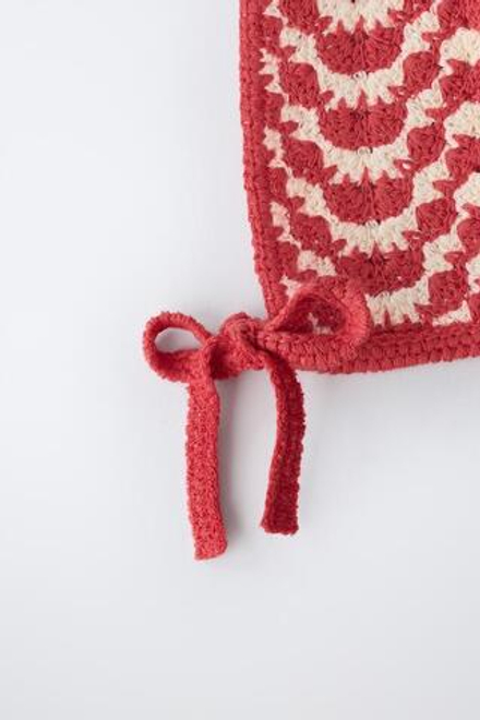 ZARA ТЕКСТУРНЫЙ ТРИКОТАЖНЫЙ ЧЕПЧИК, ЭКРЮ/КРАСНЫЙ